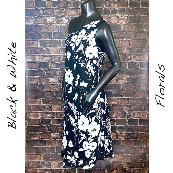 SOLD-CDC Black & White Floral Asymmetrical Dress - 12 - Picture 9 of 9